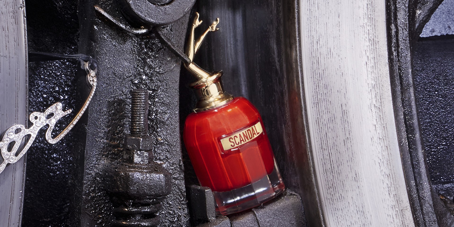 Scandal perfume